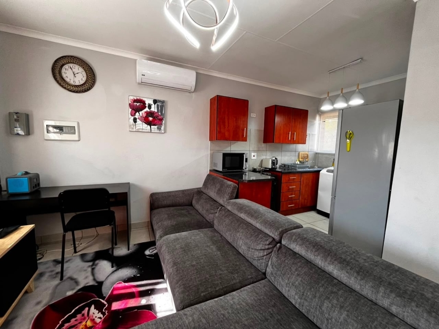 To Let 2 Bedroom Property for Rent in Waterval East North West